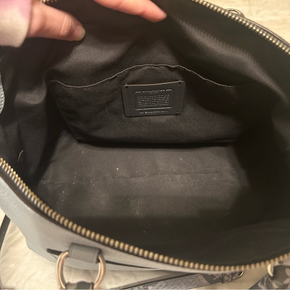 Coach handbag and matching wallet - Picture 5 of 9